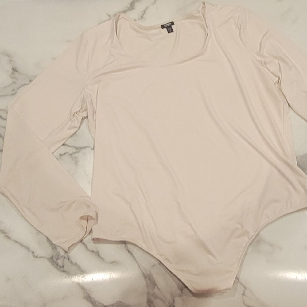 Express Body Contour Silky Scoop Neck Thong Bodysuit, Swan - Sz XL